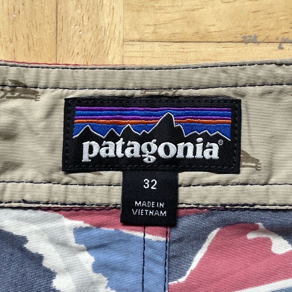 Patagonia Board Shorts Wavefarer Mens 32 Blue Camping Gorpcore Geometric Aztec - Picture 6 of 8